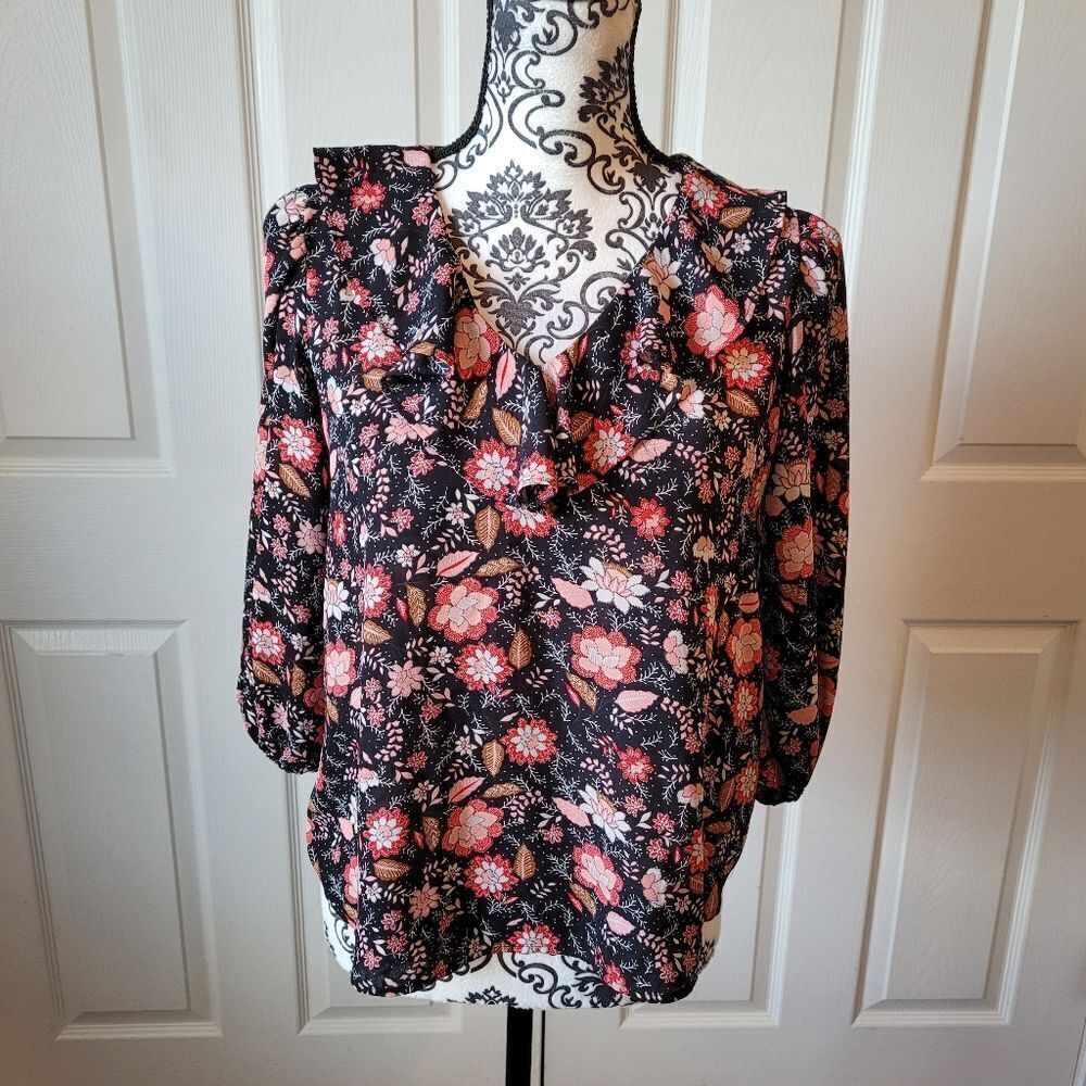 Loft woman's black floral‎ design top